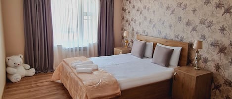 Chambre Standard Double ou avec lits jumeaux, vue montagne | 1 chambre, bureau, espace de travail pour ordinateur portable