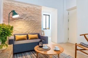 Smart TV - Cozy Studio in Santa Cruz Quarter. Santa Teresa II (Sevilla)
