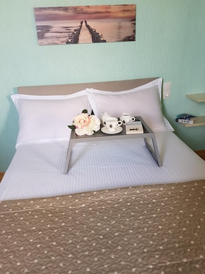 1 bedroom, in-room safe, iron/ironing board, free WiFi