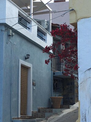 Exterior detail - "VERANDA" TRADITIONAL MAISONETTE IN KATO CHORIO , ELOUNDA ( ΕΛΟΥΝΤΑ)