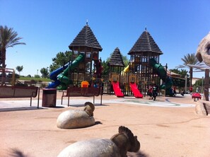 Children's area - $$$ savings in Amazing Studio for 2 w/ free parking & wifi / No daily resort fee (North Las Vegas)