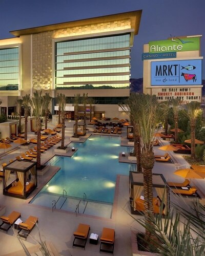 $$$ savings in Amazing Studio for 2 w/ free parking & wifi / No daily resort fee