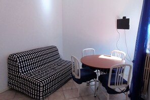 Dining - N157- Numana, three-room apartment with garden in the center (Numana)