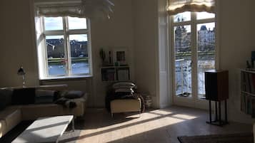 TV, DVD player, stereo