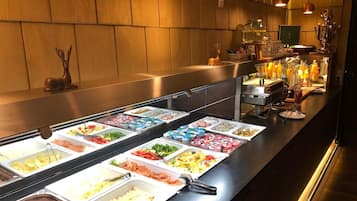 Free daily buffet breakfast