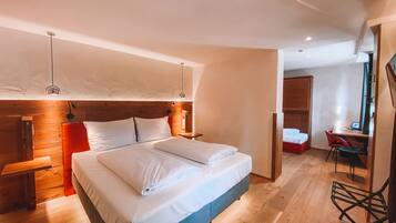 Deluxe Double Room | Minibar, in-room safe, desk, soundproofing