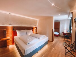 Deluxe Double Room | Minibar, in-room safe, desk, soundproofing