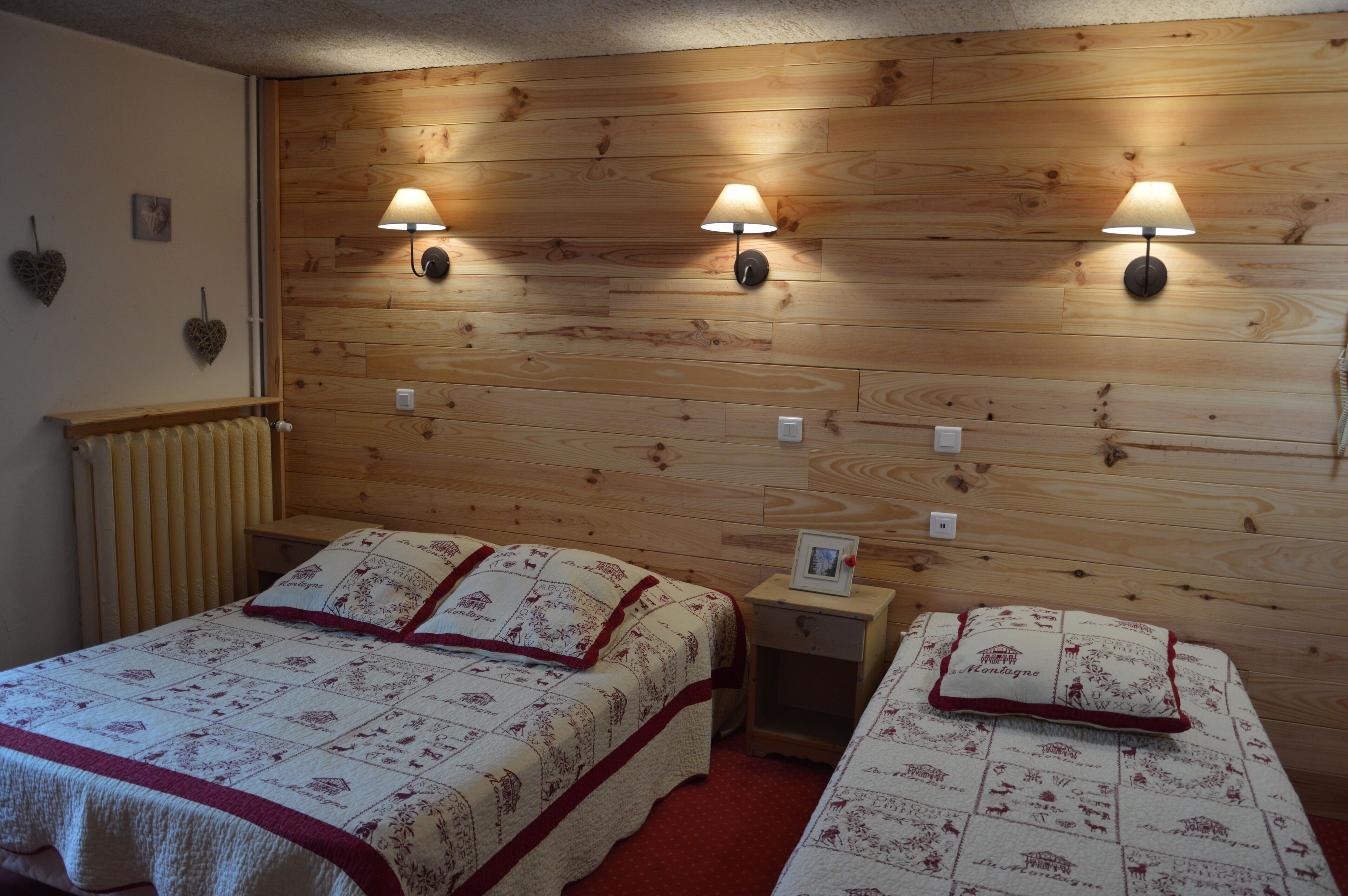 三人房 | 办公桌、隔音、熨斗/熨板、免费婴儿床