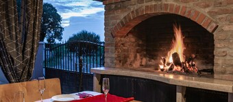 貸別荘とプライベートプールのあるLeone