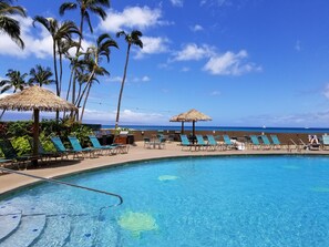 Piscina all'aperto, una piscina riscaldata