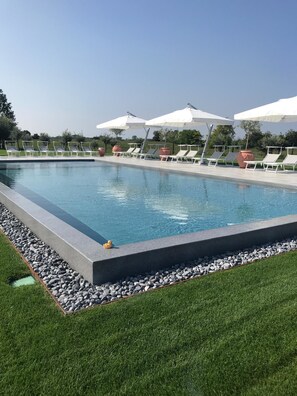 Piscina stagionale all'aperto