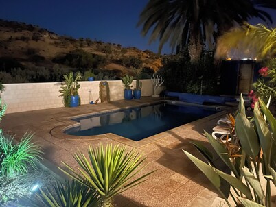 LARGE VILLA /300M2/15 PERS/PISCINE/7 CH/6 SDB/GARAGE/EXCEPTIONAL VIEWS