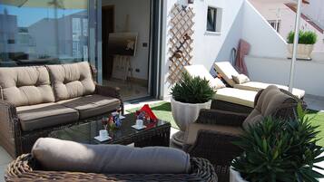 Luxury Suite, Private Bathroom | Terrace/patio