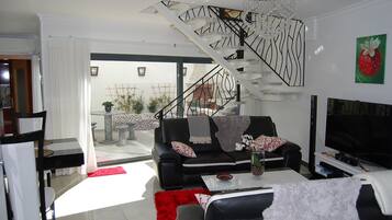 Coin salon dans le hall