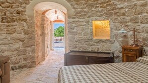 5 bedrooms, iron/ironing board, WiFi, bed sheets - Magnificent trulli with salted swimming pool (Noci)