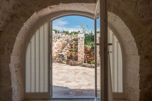 Interior - Magnificent trulli with salted swimming pool (Noci)