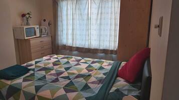 1 bedroom, WiFi, bed sheets