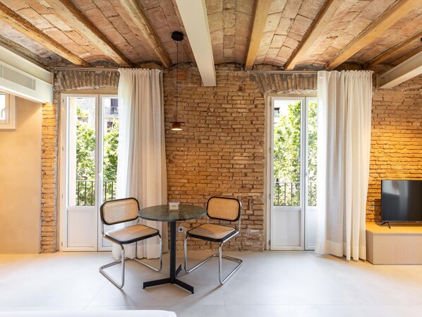 Dining - Studio 2 pax in Born (Barcelona)