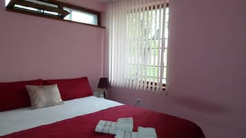 Kamar Double Deluks | Didekorasi berbeda-beda dan dilengkapi dengan perabotan berbeda-beda