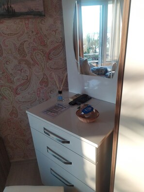 Standard Twin Room, Sea View | Premium bedding, minibar, desk, soundproofing - Senar Naz Otel (Ayvalik)