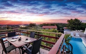Outdoor dining - House Ivica in Banjole (Banjole)