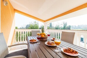 Outdoor dining - Villa Rok / A9-PUL232 (Banjole)