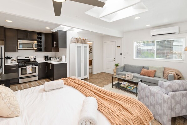 1 chambre, fer et planche à repasser, Wi-Fi gratuit, draps fournis