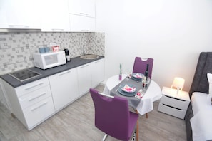 Apartment | Private kitchen | Fridge, microwave, stovetop, dishwasher - Apartment Small Oasis (Tivat)