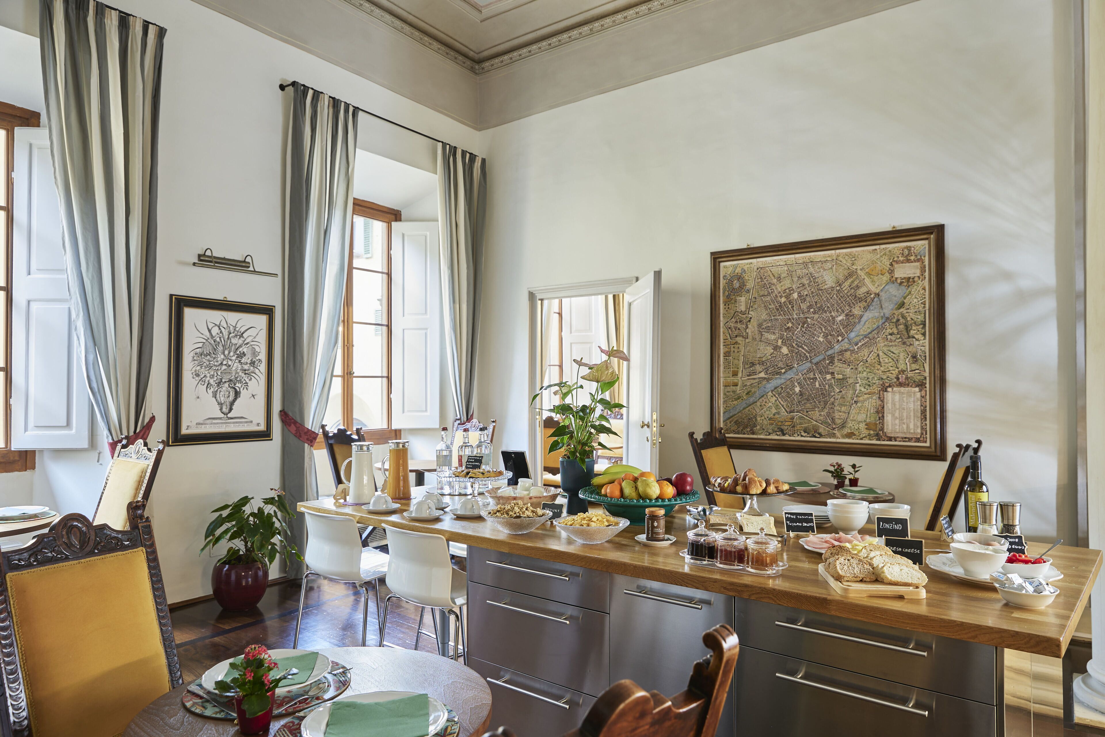 Free daily continental breakfast