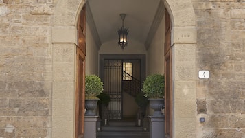 Entrada al alojamiento