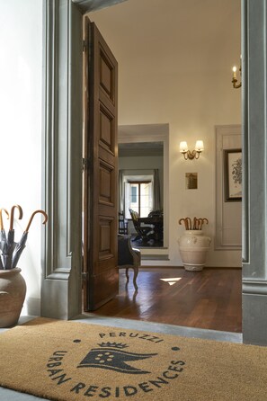 Interior entrance - Peruzzi Urban Residences (Florence)