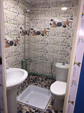 Towels, soap, shampoo, toilet paper