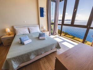 2 soverom, strykejern/-brett, reiseseng for barn og wi-fi