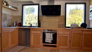 Réfrigérateur, four, plaque de cuisson, lave-vaisselle