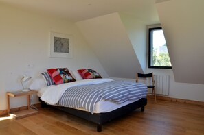 5 dormitorios, tabla de planchar con plancha, wifi gratis y ropa de cama