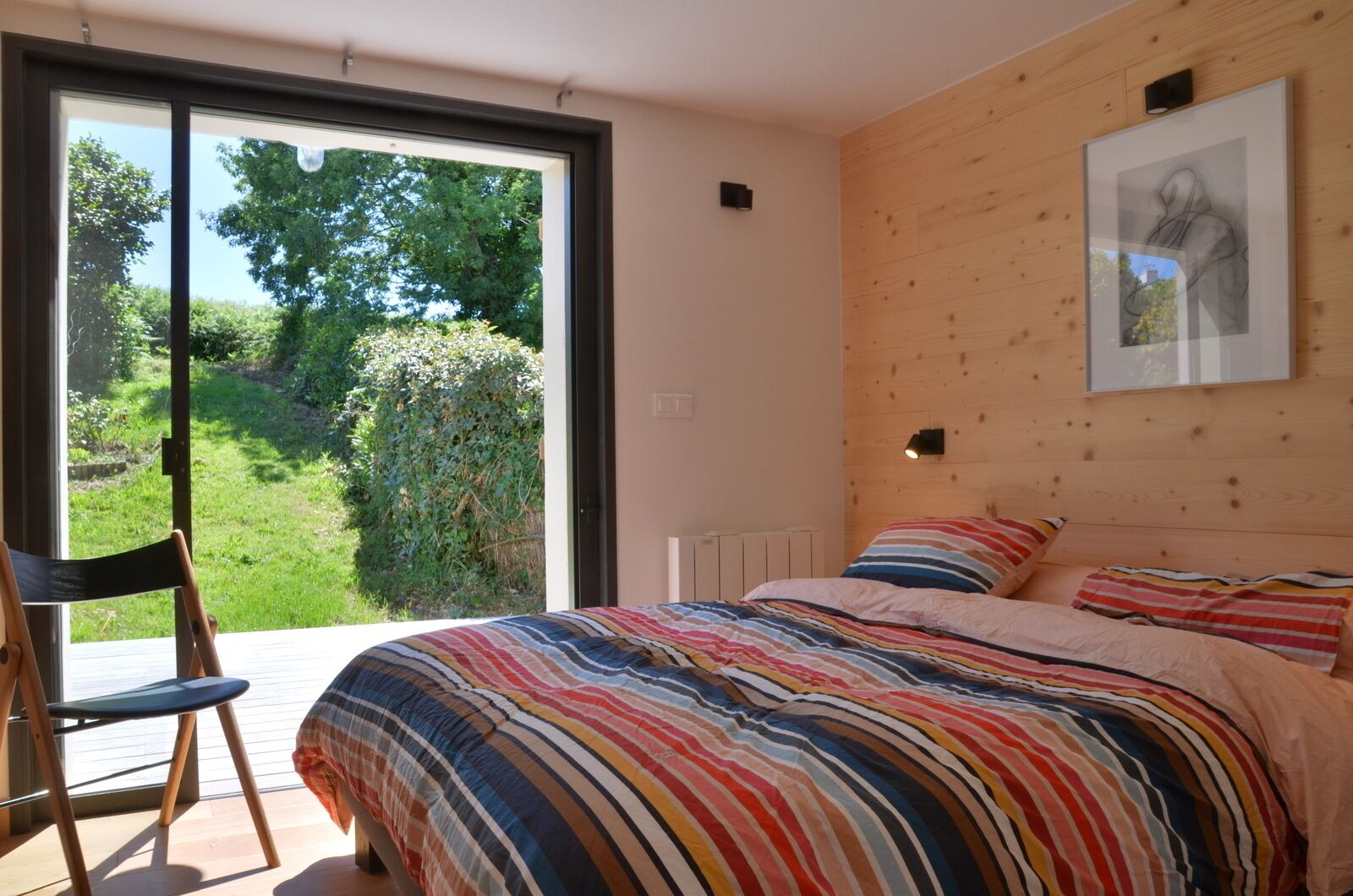 5 habitaciones, tabla de planchar con plancha y wifi gratis 