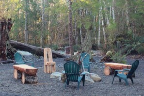 Property grounds - Sol Duc Den-West, A tiny cabin with big adventures (Forks)