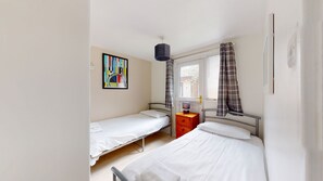 2 bedrooms, iron/ironing board, WiFi, bed sheets