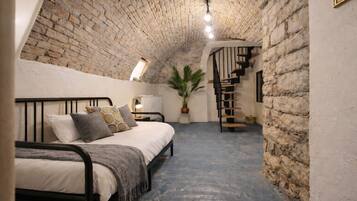 2 chambres, fer et planche à repasser, Wi-Fi, draps fournis