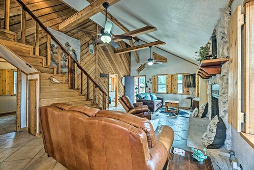Ruidoso Cabin w/ Deck & Grill - Walk to Town!
