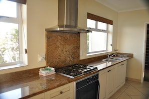 Villa, 6 Bedrooms, Beach View | Private kitchen