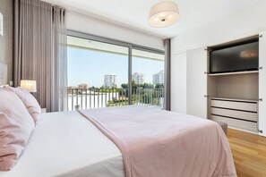 3 多间卧室、客房内保险箱、熨斗/熨衣板、免费 WiFi