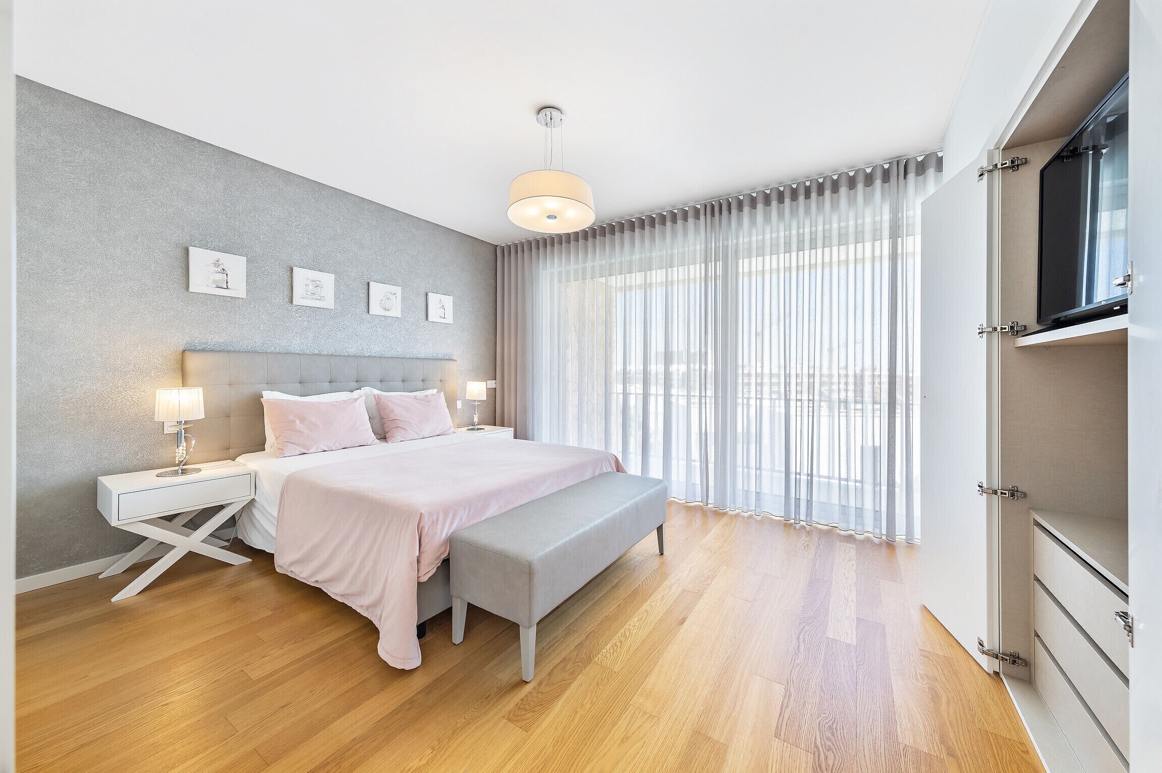 3 bedrooms, in-room safe, iron/ironing board, free WiFi