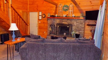TV, fireplace, DVD player, books