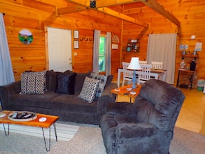 TV, fireplace, DVD player, books - TOTAL PRIVACY & SECLUDED ❤ Romantic Cabin ❤ Near Cades Cove with Hot Tub!  (Townsend)