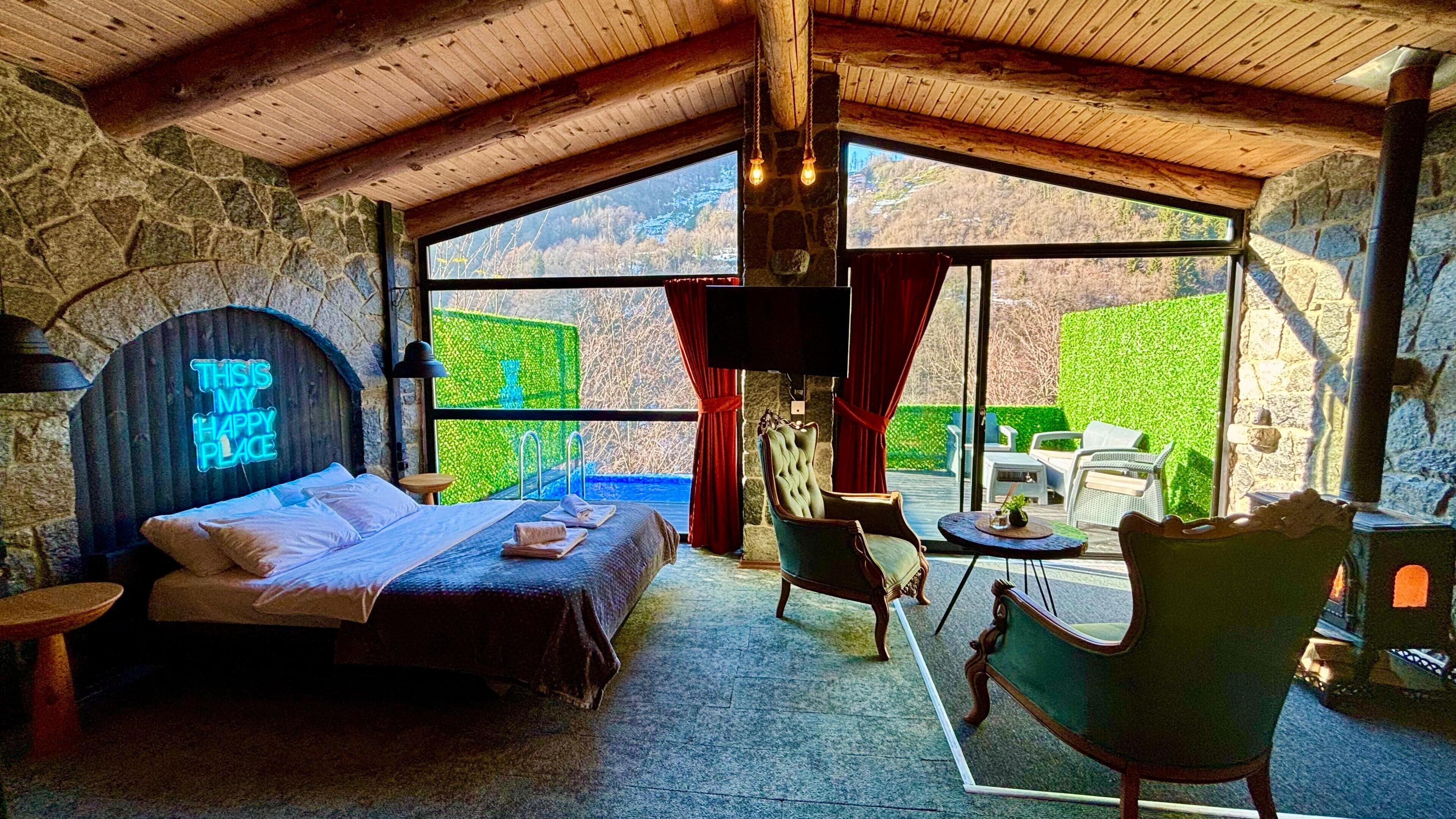 STONE HOUSE | Minibar, desk, laptop workspace, blackout drapes