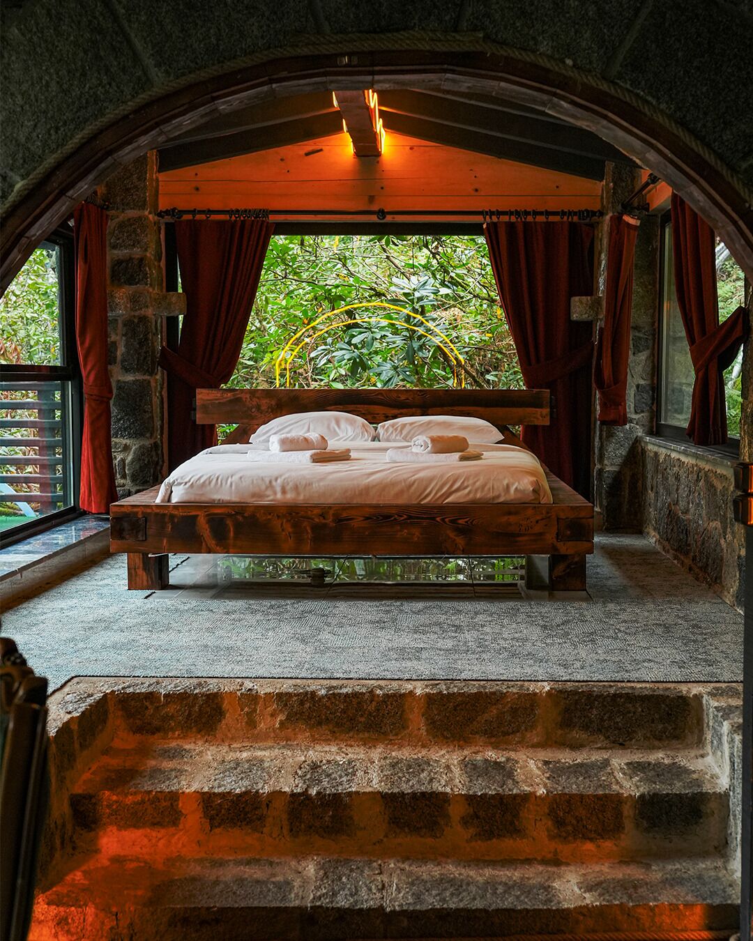 LUXURY STONE HOUSE | 迷你吧、办公桌、笔记本电脑工作区、遮光窗帘