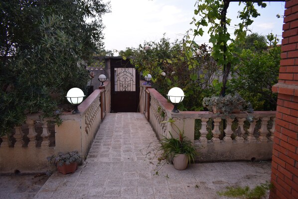 Entrée de l’hébergement