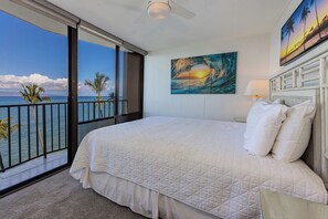 2 bedrooms, desk, iron/ironing board, free WiFi - Special Rate! Ocean Front! Valley Isle Resort 708 (Lahaina)