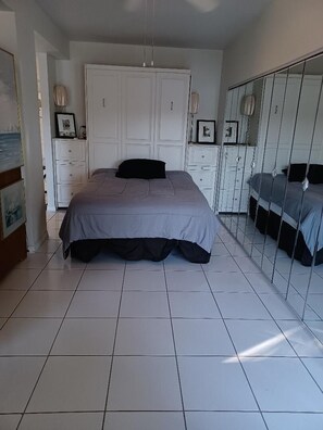 Strykejern/-brett, wi-fi (inkludert) og sengetøy